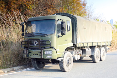 六驱EQ2102柴油货车_东风6×6越野专用型卡车_3.5吨级载货运兵车